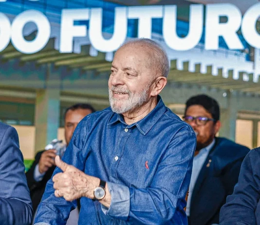 Lula favoreceu cidades de aliados com R$ 1,4 bilhão, diz site