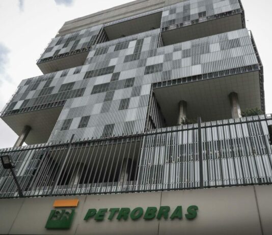 Petrobras tem resultado negativo de R$ 2,6 bilhões no 2º trimestre