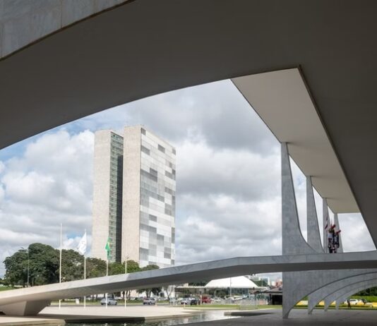Congressistas veem “mão” do governo em ofensiva do STF contra emendas