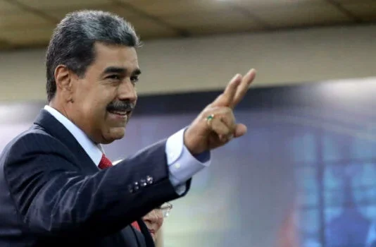 Jornal Americano diz que EUA oferecem anistia para Maduro deixar o poder