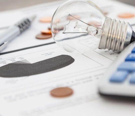 Aumento de Impostos: Aneel anuncia que conta de luz ficará mais cara em outubro