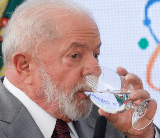 Planalto abre licitação de 358 mil reais em bebidas alcoólicas