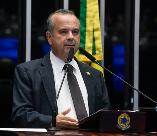 Rogério Marinho Aciona MPF contra Delegado da PF por Relatório de Filipe Martins
