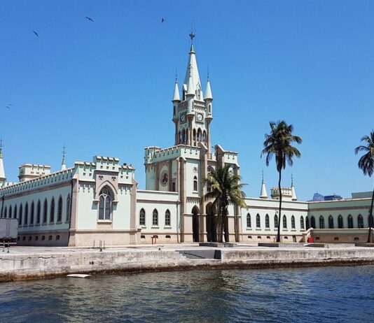 Procuradores fazem coquetel em palácio no RJ com patrocínio de bancos