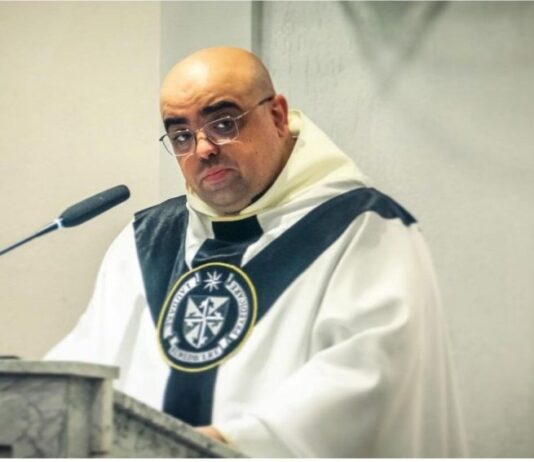 Relatório da PF indicia padre José Eduardo por criar ‘oração ao golpe’