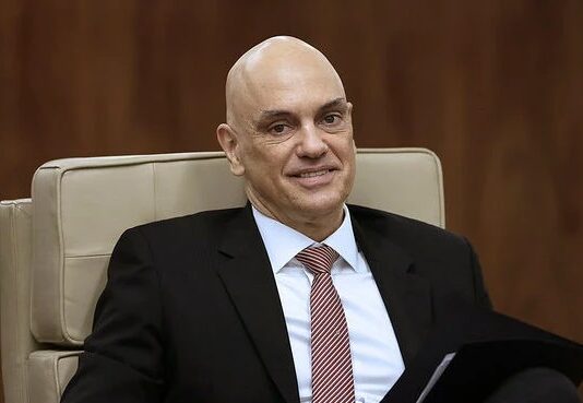 Moraes cita a si mesmo 44 vezes em decisão sobre operação da PF