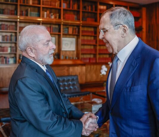 Após fala de Trump, chanceler Russo diz que ideia de criar moeda do Brics foi de Lula