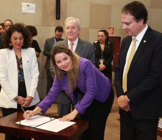 Advogado questiona indicação da mulher de Camilo Santana para vaga do Tribunal de Contas do Ceará