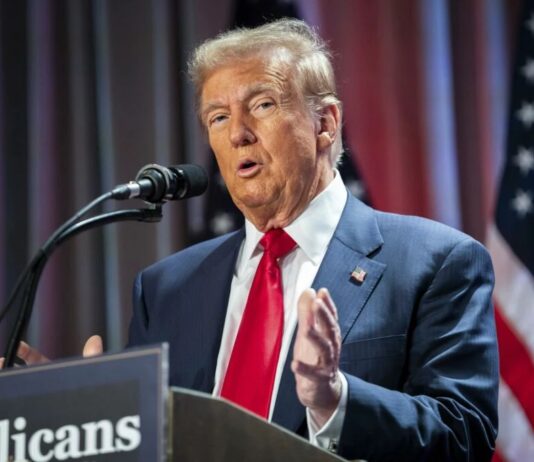 Trump cita Brasil como país que taxa demais e fala em taxar de volta