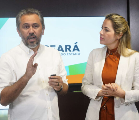 Elmano oficializa nomeação de Onélia Santana para cargo de conselheira do TCE