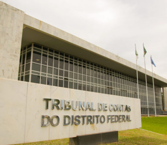 Em 30 segundos, Tribunal de Contas do DF aprova autogratificação