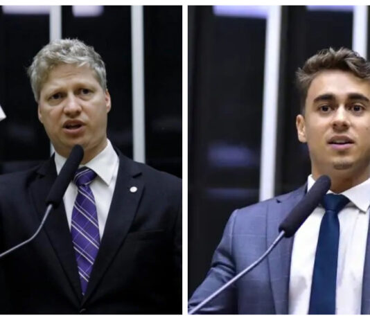 Deputados Nikolas Ferreira e Van Hattem se manifestam pelo impeachment de Lula