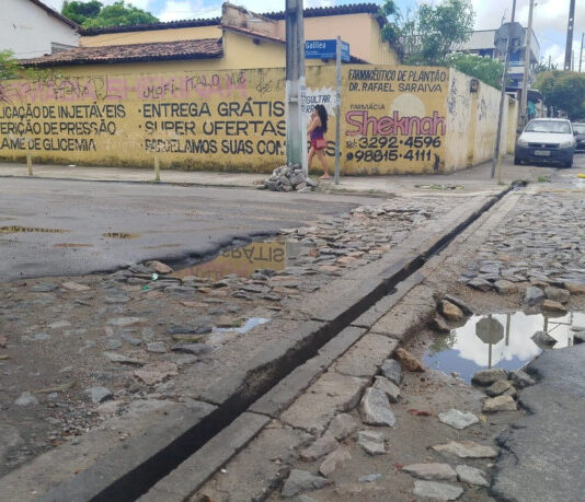 Cinco linhas de ônibus têm rotas alteradas por causa de buracos em ruas na Parangaba