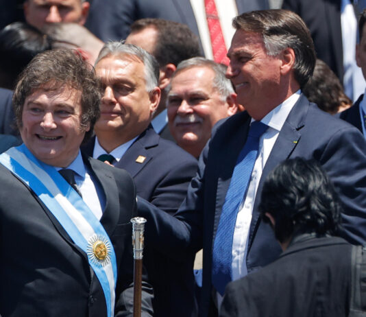 Milei culpa “regime Lula” por não devolver passaporte a Bolsonaro