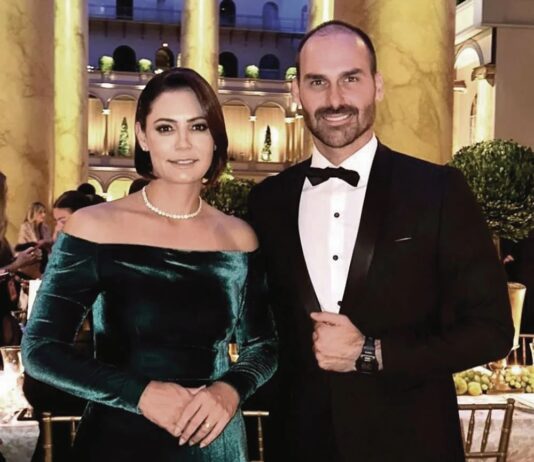 Diretor da PF diz que não há elementos para indiciar Eduardo e Michelle Bolsonaro