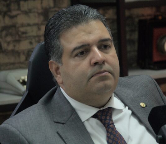 Felipe Mota crítica Elmano por ampliar os empréstimos contra a vontade popular