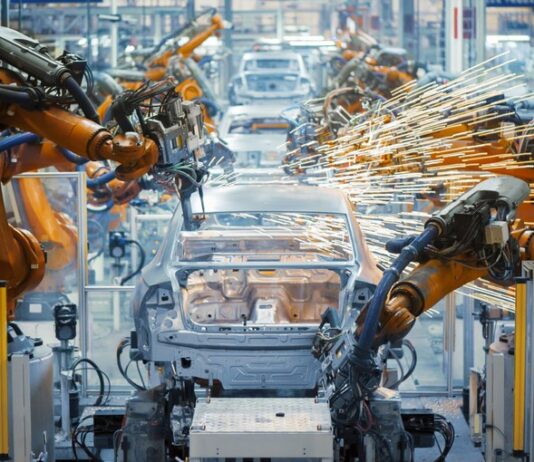 Atividade industrial registra queda de 11,4% em dezembro de 2024