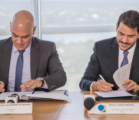 Governo Lula contrata escritório com dinheiro público para fazer lobby nos EUA contra tarifas de Trump e punições de Moraes.