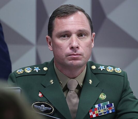 Mauro Cid nega ter usado a palavra golpe em depoimento à PF