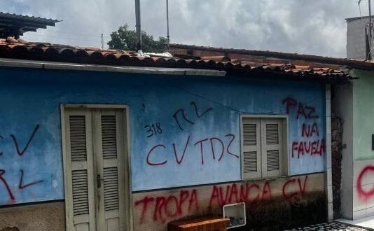 Acusado de mais de 30 mortes em Fortaleza ‘rasga’ a camisa de facção e gera medo em moradores do Planalto Ayrton Senna