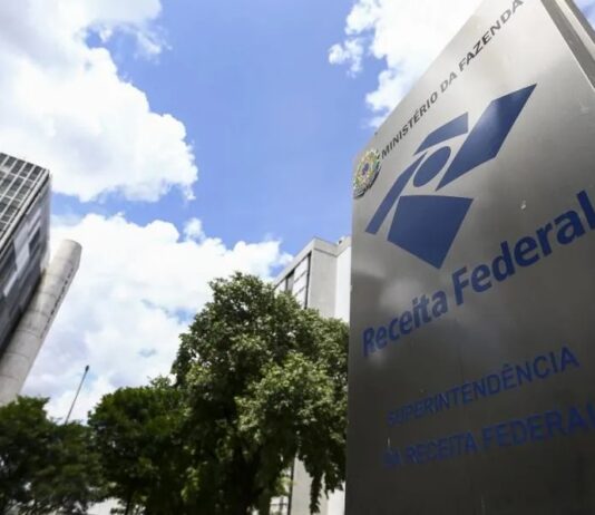 Receita vai monitorar movimentações de cartão de crédito e Pix acima de R$ 5 mil