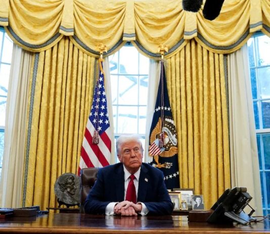 Trump promete tarifa de 100% se Brics criar moeda própria