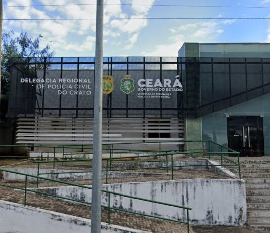 Homem com deficiência auditiva reclama de uso de drogas na calçada de casa e é morto por menor infrator no Crato