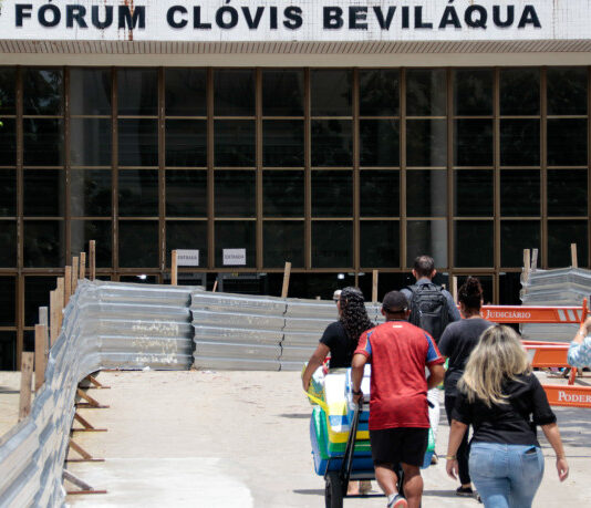 Trio acusado de integrar quadrilha que roubava veículos e enviava para o Paraguai é absolvido pela justiça Cearense