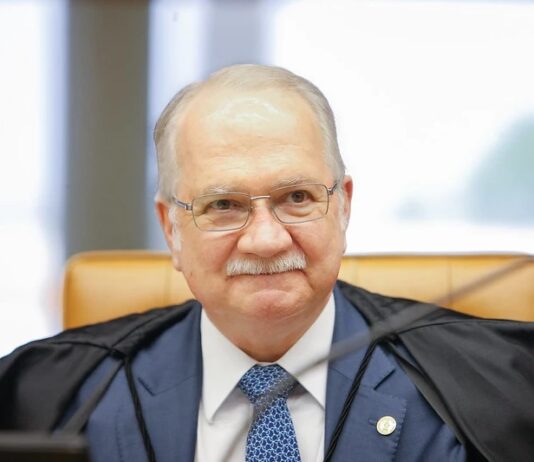 Fachin vota por manter restrições a operações policiais no Rio