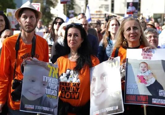 Israel diz que terroristas assassinaram crianças reféns “com as próprias mãos”