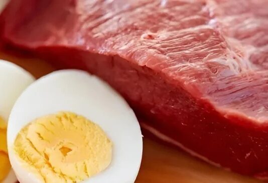 Preço do ovo supera vários cortes de carne e chega perto da picanha