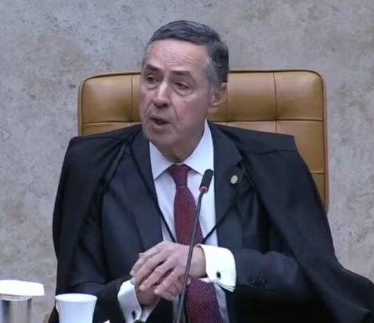 A poucas horas de se aposentar, Barroso pede para votar descriminalização do aborto