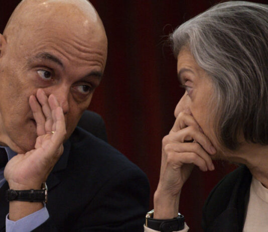 STF mantém investigação sobre cartão de vacina de Bolsonaro