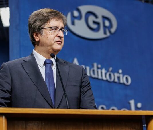 “Qualquer democracia do mundo jogaria no lixo a denúncia de Gonet contra Bolsonaro”, afirma Jornalista J.R.Guzzo