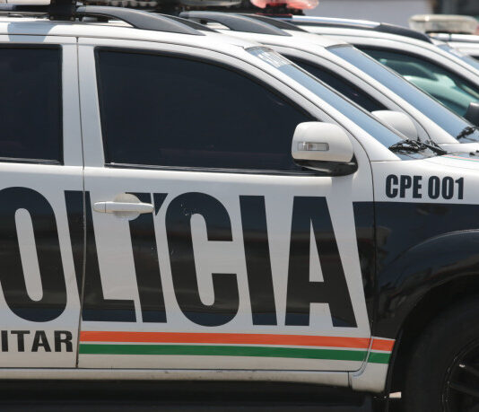 Idosa de 66 anos é morta a tiros em via pública no Cristo Redentor, em Fortaleza