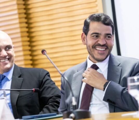 Moraes defende “reação forte” para conter redes sociais
