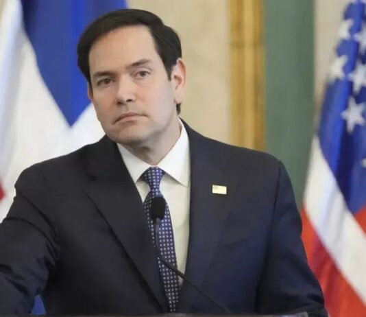 Chefe da diplomacia americana fala com 58 países, mas ignora Brasil