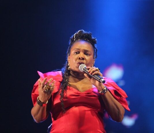 Margareth Menezes leva R$ 640 mil em verba pública por shows em Fortaleza e Salvador