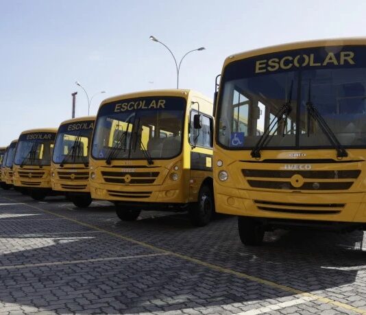 MPCE aponta que mais de 63% da frota de transporte escolar dos municípios foi reprovada em 2024