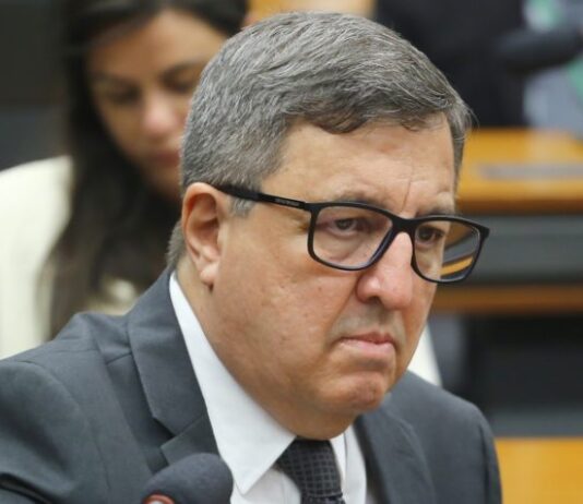 Deputado Danilo Forte apresenta projeto que equipara crime organizado a terrorismo