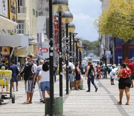 ‘Pague sua taxa e trabalhe de boa’, dizem facções a comerciantes do centro de Fortaleza que são extorquidos em até 30 mil reais