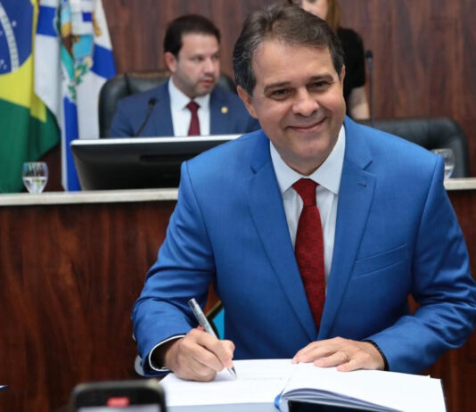 Prefeito Evandro Leitão (PT) mira contrato de 356 milhões para limpeza urbana.
