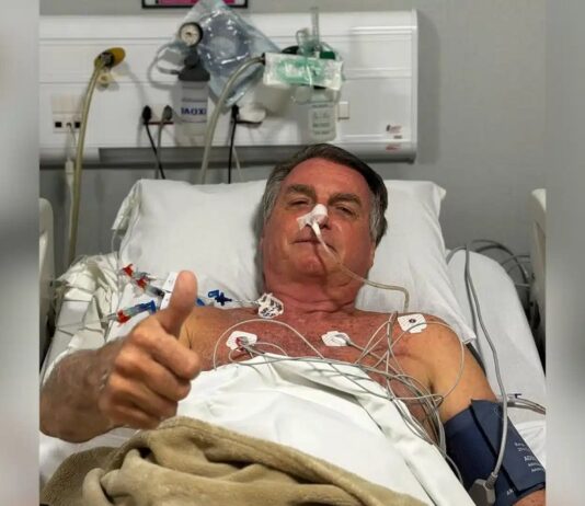 Após 11 horas, cirurgia de Bolsonaro é concluída com sucesso, diz Michelle