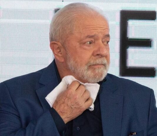 Empresário negocia com os EUA para entregar ministro de Lula