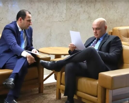 OAB aciona Zanin após STF lacrar celulares de advogados em sessão