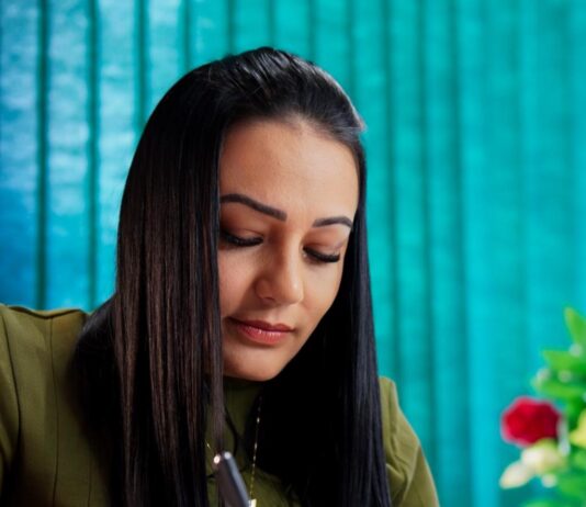 Deputada Dayany Bittencourt solicita providências do governador Elmano sobre a suspensão das cirurgias pediátricas no Ceará.