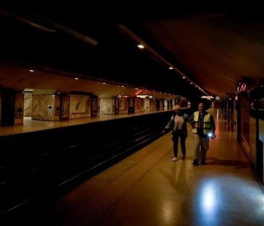 Apagão geral paralisa Portugal e Espanha e atinge outros países da União Europeia.