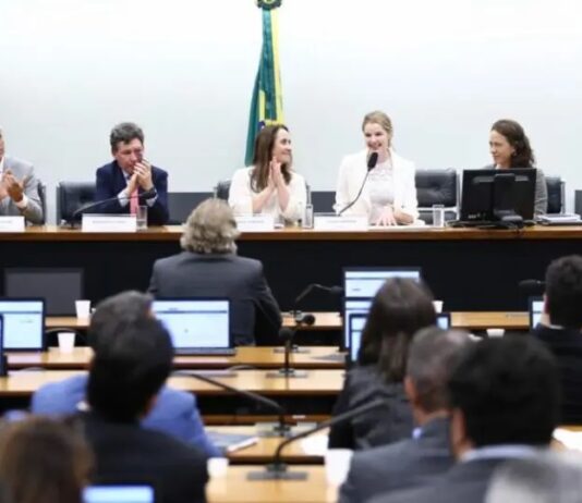 Câmara barra nova ofensiva do governo Lula para regular redes sociais