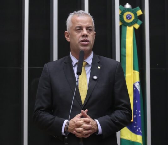 Governo Lula esconde R$ 600 bilhões sob sigilo, diz deputado