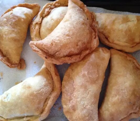 Mulher mata 40 integrantes de facção com pasteis envenenados